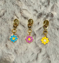 Load image into Gallery viewer, Daisy Zipper Pulls (enamel)
