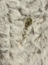 Load image into Gallery viewer, Skeleton Key Zipper Pulls
