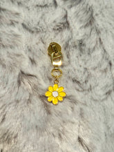 Load image into Gallery viewer, Daisy Zipper Pulls (enamel)
