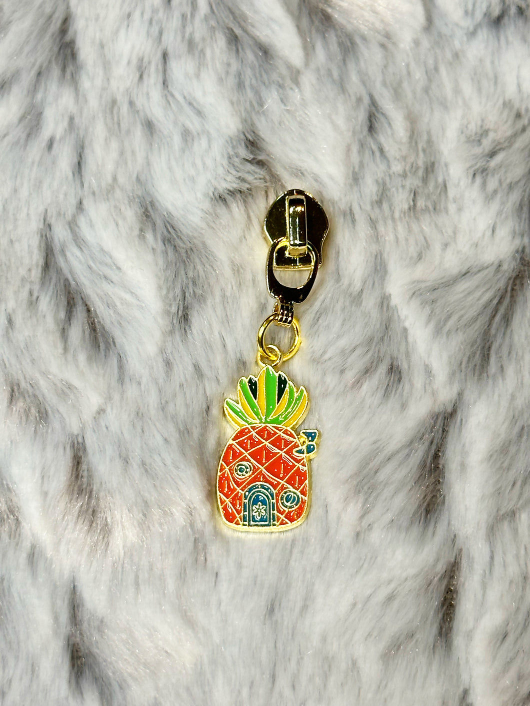 Pineapple Under the Sea Zipper Pull (enamel)