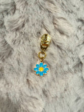 Load image into Gallery viewer, Daisy Zipper Pulls (enamel)
