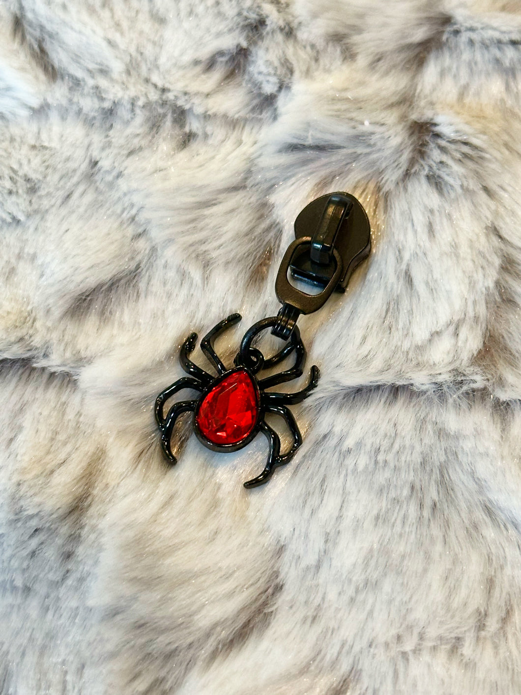 Red Gem Spider Zipper Pull