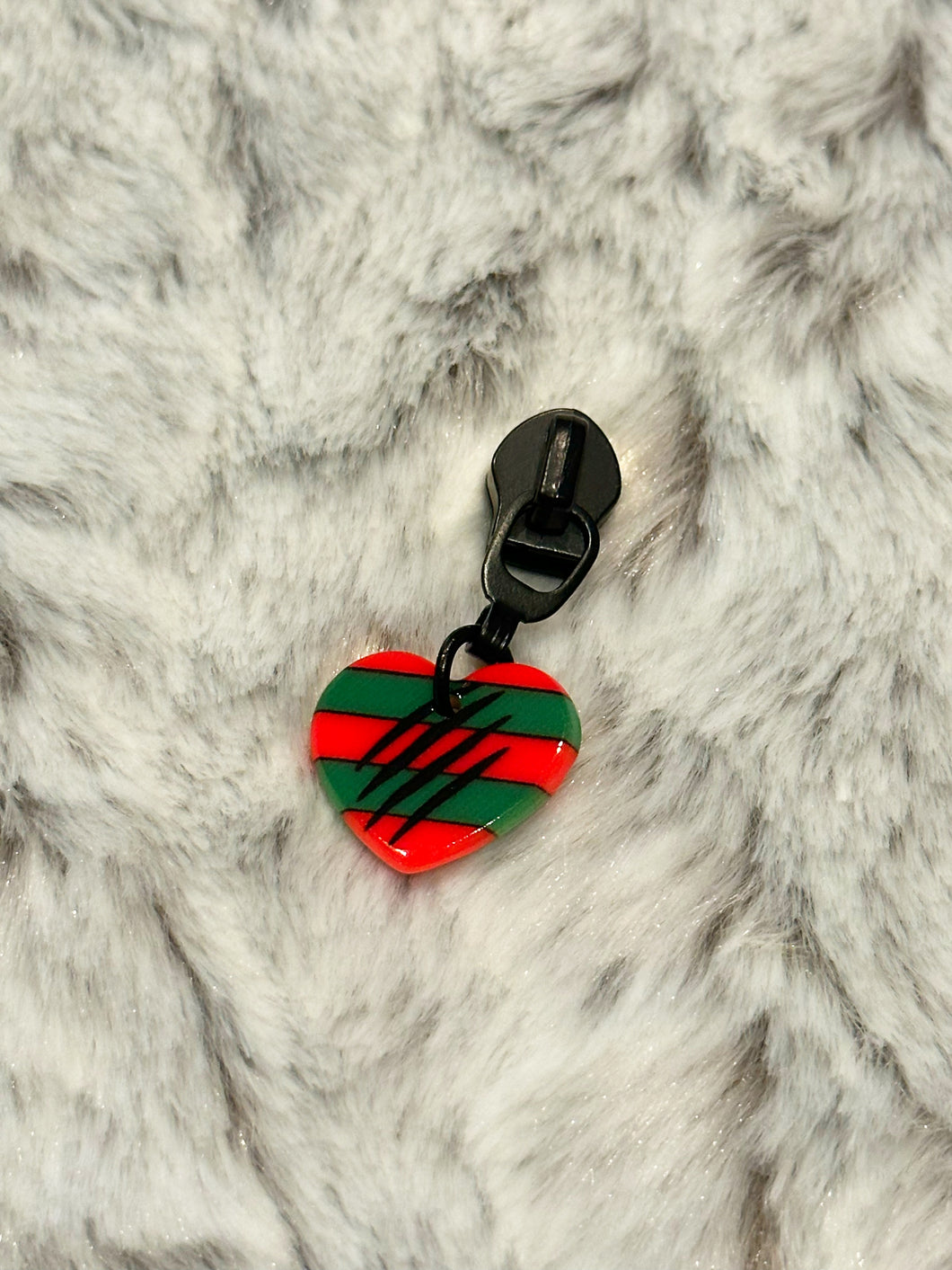 Freddy Heart Zipper Pull (acrylic)