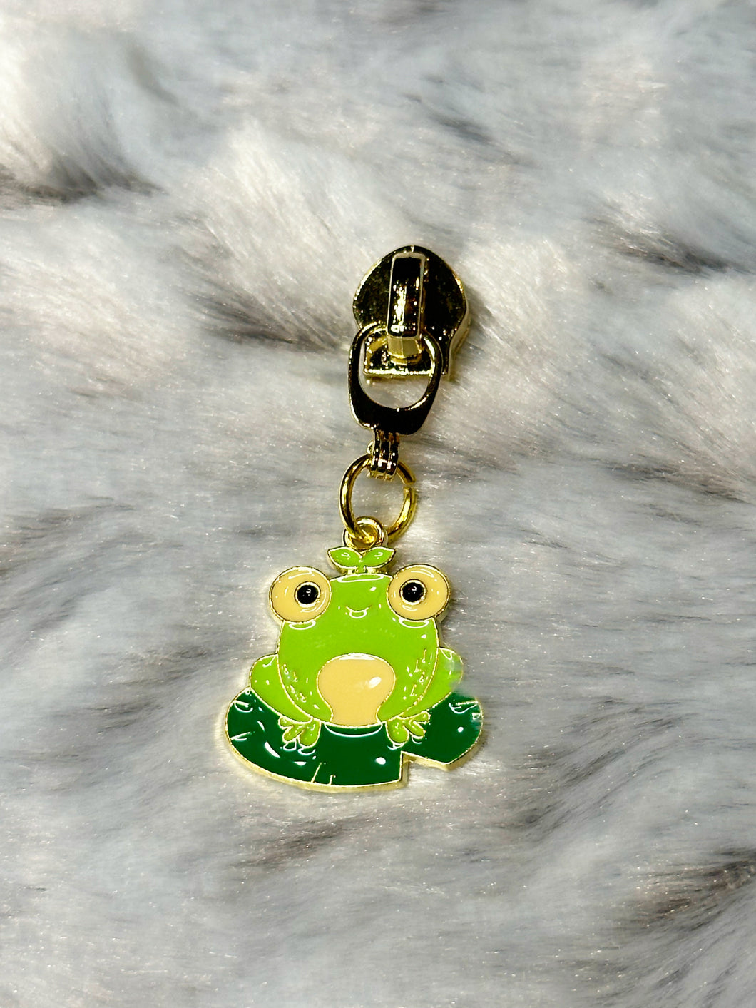 Lilly Pad Frog Zipper Pull