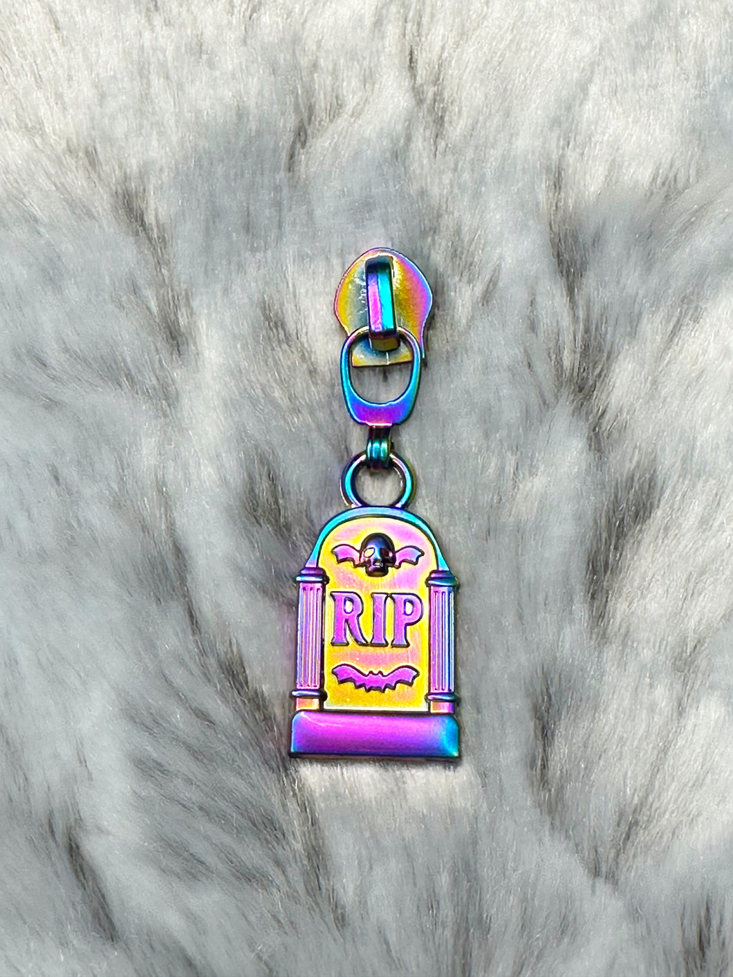 Tombstone RIP Zipper Pull