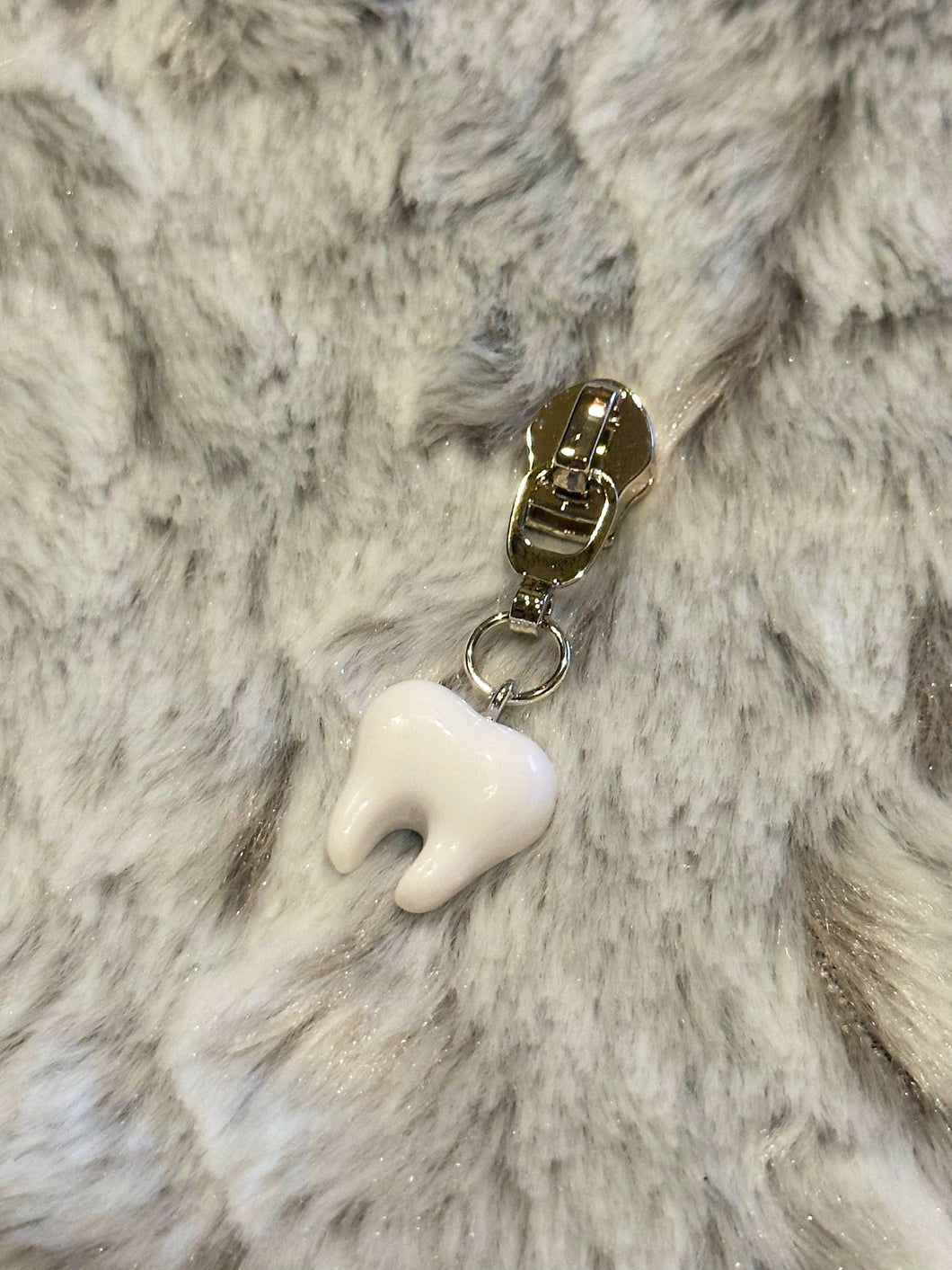 Tooth Zipper Pull (resin)