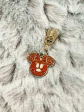 Load image into Gallery viewer, Gingerbread Mouse Head Zipper Pull (enamel)
