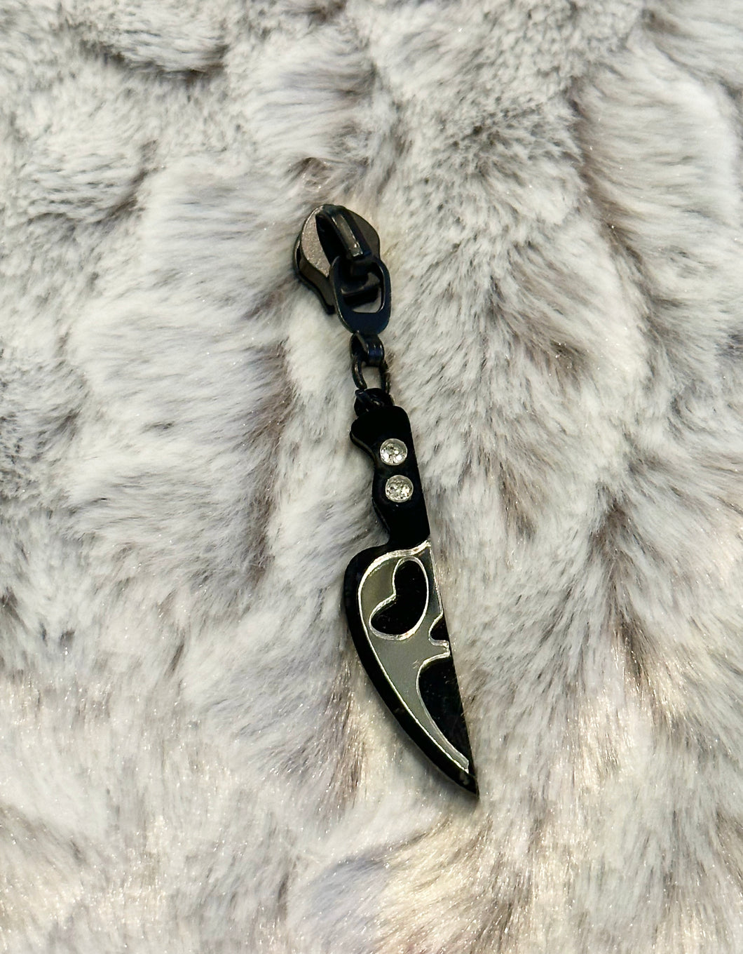 Scream Knife Zipper Pull (acrylic/mirrored w/rhinestones)