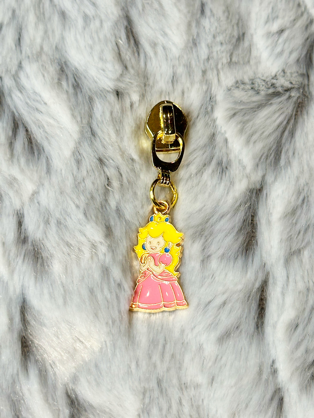 Princess Peach Zipper Pull (enamel)