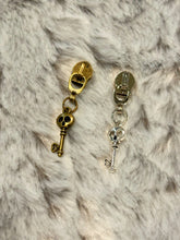 Load image into Gallery viewer, Skeleton Key Zipper Pulls
