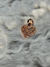 Load image into Gallery viewer, Filigree Mouse Heart Zipper Pull
