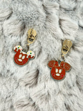 Load image into Gallery viewer, Gingerbread Mouse Head Zipper Pull (enamel)
