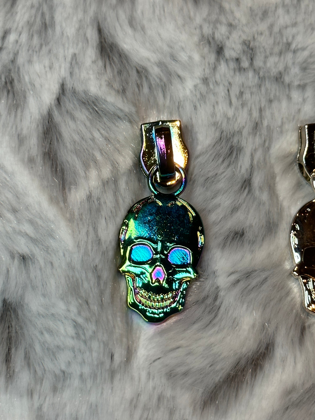 Skull Zipper Pull