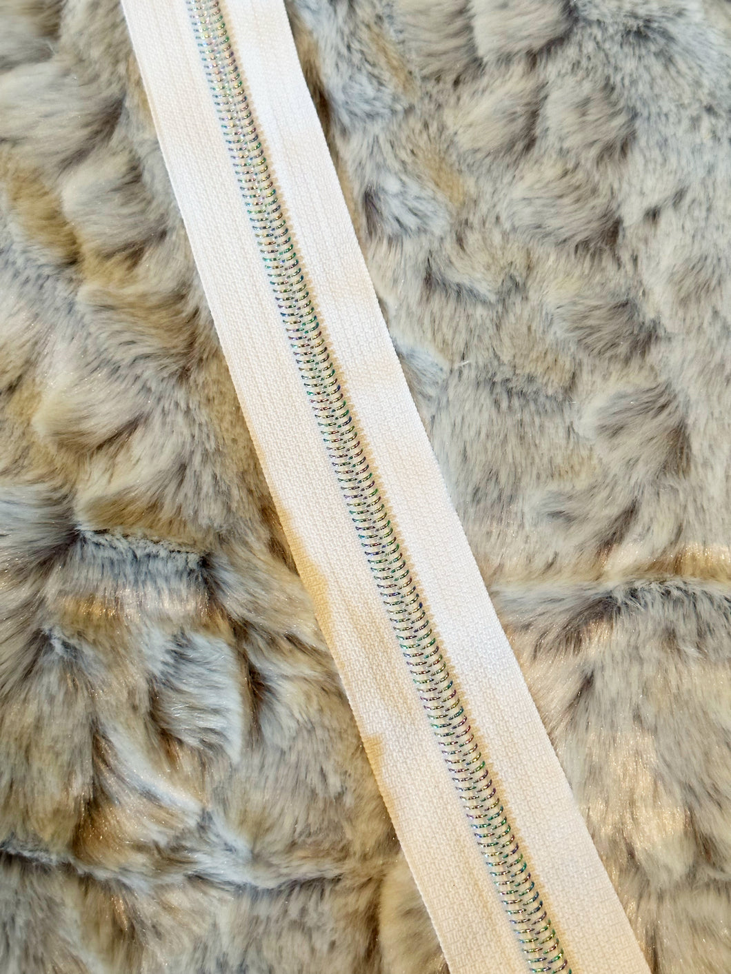 Oil Slick/Rainbow Opal Zipper Tape (Opal Rainbow Shift)