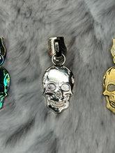 Load image into Gallery viewer, Skull Zipper Pull
