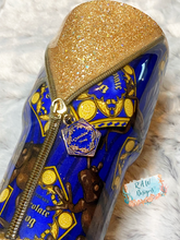 Load image into Gallery viewer, 24oz Chocolate Frog HP Zipper Tumbler
